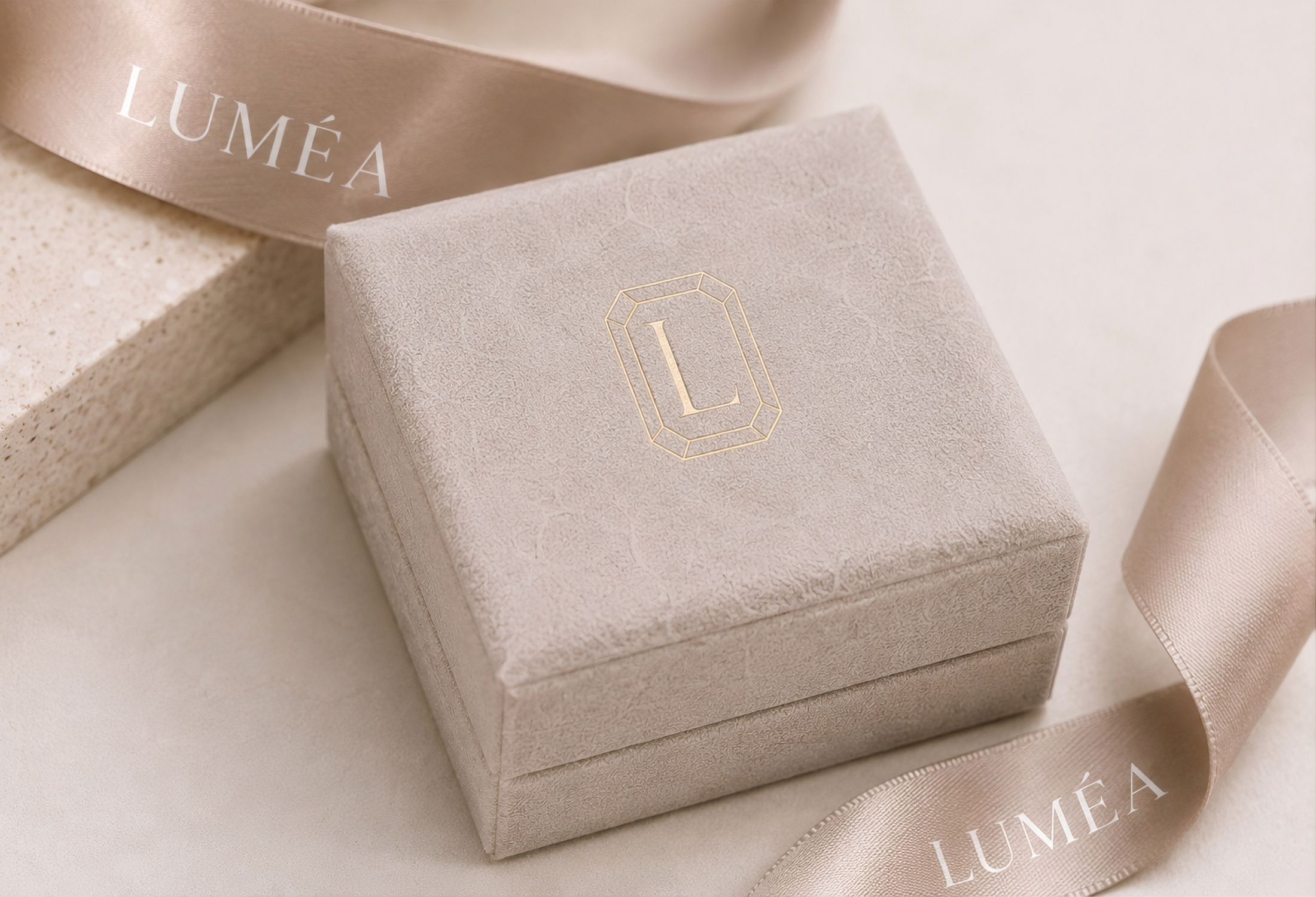 Luméa papuošalų dėžutės detalė